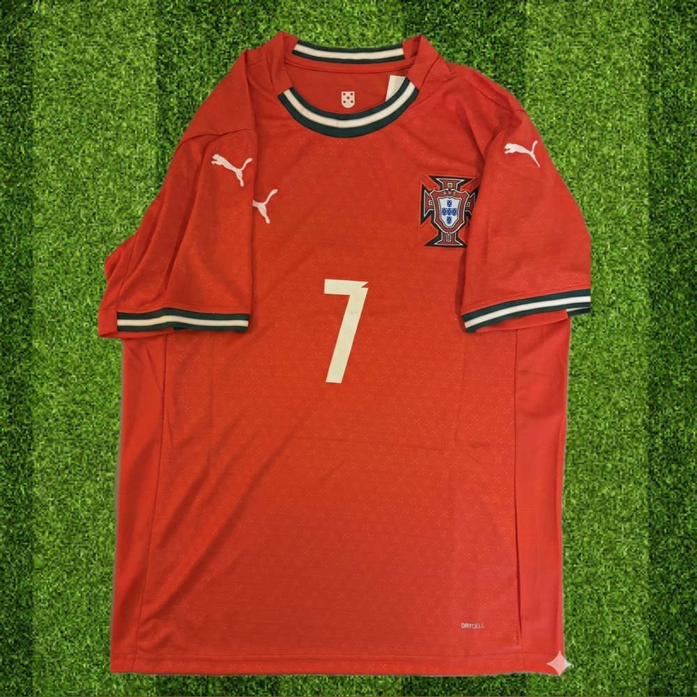 New Puma Cristiano Ronaldo Portugal #7 2025/2026 Home Jersey - Picture 2 of 2